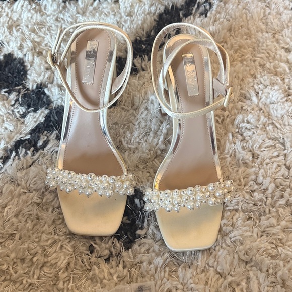 Be Mine Cream Pearl Block Heels Size 7 - Picture 1 of 10